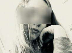 14-летняя школьница из Волгограда ночевала в подъезде из-за пьяной матери