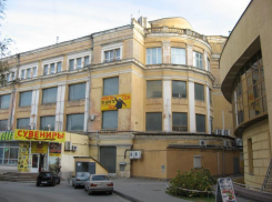 Пристройку к волгоградскому ЦУМу в скором времени снесут