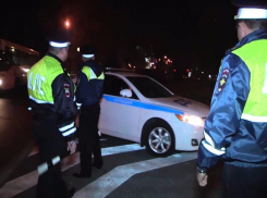 Пьяный волгоградец протаранил два автомобиля полиции