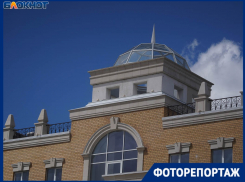 Офисный дворец с колоннами подарили себе дорожники в Волгограде