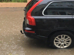 И снова здравствуйте: очевидец заснял утопающий Волжский