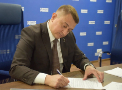 Депутат Андрей Гимбатов решил пойти на новый срок в Госдуме