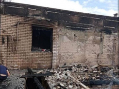 Под Волгоградом многодетная семья с 7 детьми лишилась всего после пожара