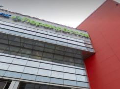 Пожарные расчеты стянули к «Европа Сити Молл» в центре Волгограда