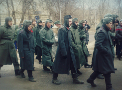 Тысячи жителей Волгограда и иностранцы провели по городу  «немецких военнопленных»