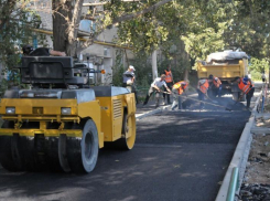 На севере Волгограда начался ремонт внутридворовых дорог