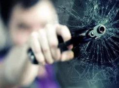 На западе Волгограда водитель Suzuki открыл стрельбу по маршрутке №56