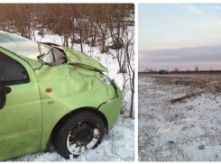 Matiz дважды перевернулся на скользкой дороге под Волгоградом