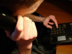 В Волгограде мужчина, «обвесившийся гранатами» из-за скорой, «заминировал» мини-банк 