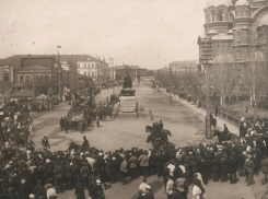 Ленина на огромном болте решили установить в Царицыне 100 лет назад 
