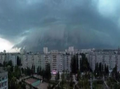 В Волгограде из-за дождя и ветра объявлено штормовое предупреждение 