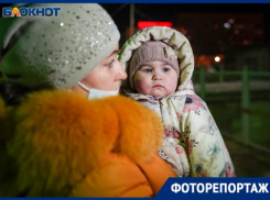 «Дети смотрят в глаза новой войны»: встреча жителей Донбасса в Волгоградской области в 65 фото