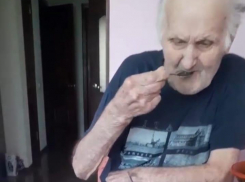 «Он плакал, ему было страшно»: 88-летнего ветерана труда из Волжского без предупреждения закрыли в психбольнице