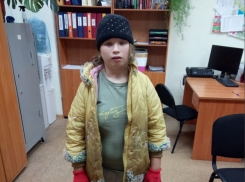 В Волжском пропала 12-летняя школьница с кроликом в ботинках отца