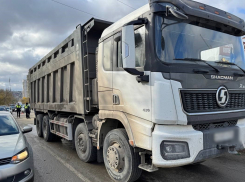 Фура задавила пешехода в Волгограде — видео