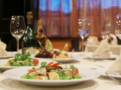 Жители Волгограда и области стали чаще есть в кафе и ресторанах 