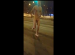 Голый волгоградец бегал по проезжей части в 12-градусный мороз 