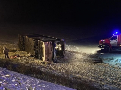 Погибшего водителя разбившегося автобуса Москва – Волгоград предупреждали о гололёде: видео