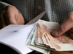 Под Волгоградом банковский должник откупился от пристава 3 тысячами рублей