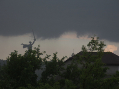 Ливни и грозы обрушатся на Волгоград в последний день недели 