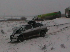 Фотоподборка: аварии на скользких трассах под Волгоградом