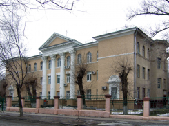 Козловского и Петрова пока не случилось: гид по самому культурному вузу Волгограда — ВГИИКу