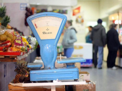 Два магазина оштрафовали в Волгограде из-за несоблюдения санитарных норм персоналом