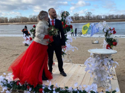 Морозная свадьба «моржей» состоялась в Волгоградской области