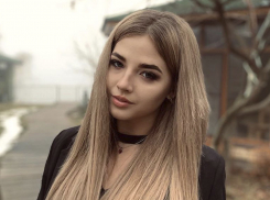 Известная 22-летняя тиктокерша из Волгограда лишилась заработка в соцсетях и покинула страну