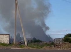 Пожар заметили в стороне Качинского рынка в Волгоагреде: видео