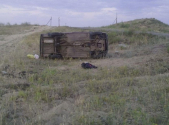 Под Волгоградом ночью перевернулся «ВАЗ-2107»: 5 пострадали