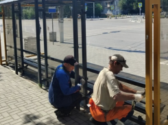 Под Волгоградом неизвестные разгромили 15 новых остановок