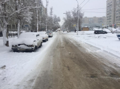 Водитель задумался и протаранил автобус с людьми на западе Волгограда 