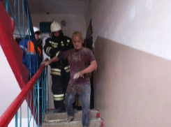 Мужчину вытащили из-под завалов после взрыва в Петров Вале