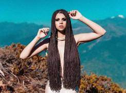 Алиана Устиненко показала архивное фото в образе снежинки