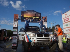 В Волгограде чемпионы по гонкам дали старт ралли «Великая Степь Дон 2016» 