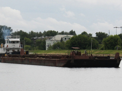 Баржу с бункером в Волгограде собираются отремонтировать за 12 млн рублей