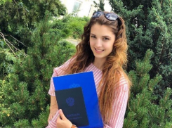 Скончалась 26-летняя волгоградка, попавшая в ДТП с 10-месячной дочкой из-за умершего таксиста