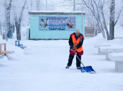 В Волгоградской области из-за метели до вечера перекрыли федеральную трассу 