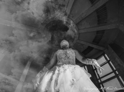 Призрак девушки в подвенечном платье поймал в объектив камеры волгоградский фотограф