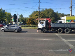 Мать с годовалым сыном в больнице: КамАЗ протаранил Kia Rio в Волгограде