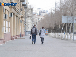 Сотрудники ТЦ призывают власти закрыть торговые центры в Волгограде