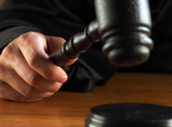 В Волжском судебный пристав осужден на 3 года за взятки