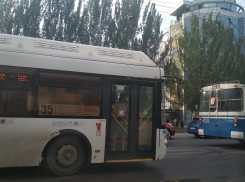 Пока волгоградцы задыхаются в душных автобусах без кондиционера, водители боятся отказа тормозов