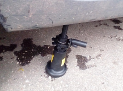 Lada Granta сорвалась с домкрата и насмерть раздавила мужчину под Волгоградом