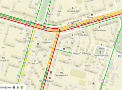 Юг Волгограда встал в многокилометровую пробку из-за ДТП