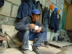 Жителя Быковского района осудят за незаконную прописку 8 узбеков