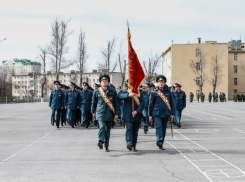 В Волгограде прошла первая репетиция парада Победы