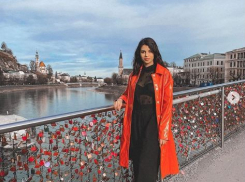 Алиана Устиненко в прозрачной блузе впервые посетила Австрию