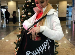 Горячую штучку с пухлыми губками волгоградцы заподозрили в алкоголизме 